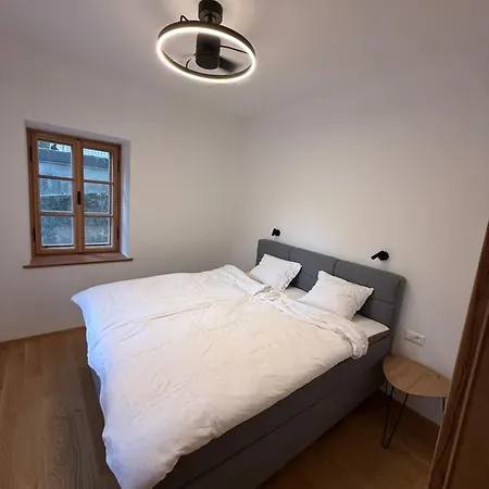Old Town Apartment *
